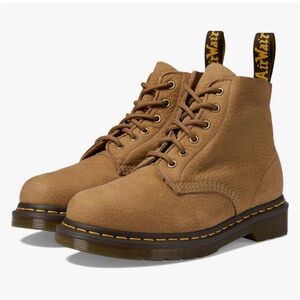 Dr. Marten's 101 Unbound Women's Size 7 Size 38 EU Savannah Tan EUC